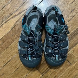 Womens Keen Sandals size 8